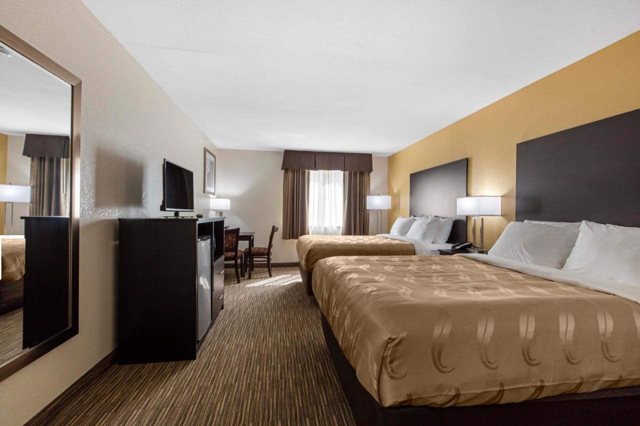Quality Inn & Suites Metropolis I-24 Exterior photo