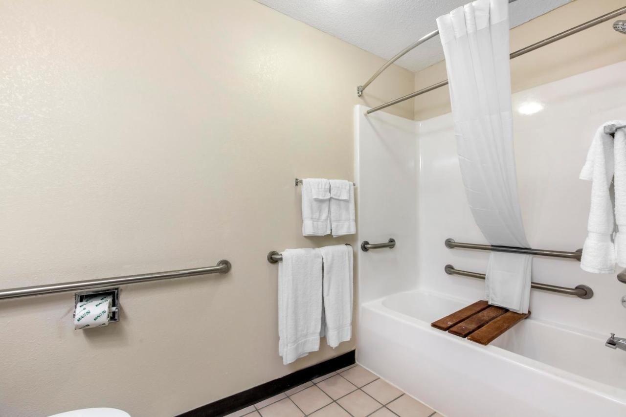Quality Inn & Suites Metropolis I-24 Exterior photo