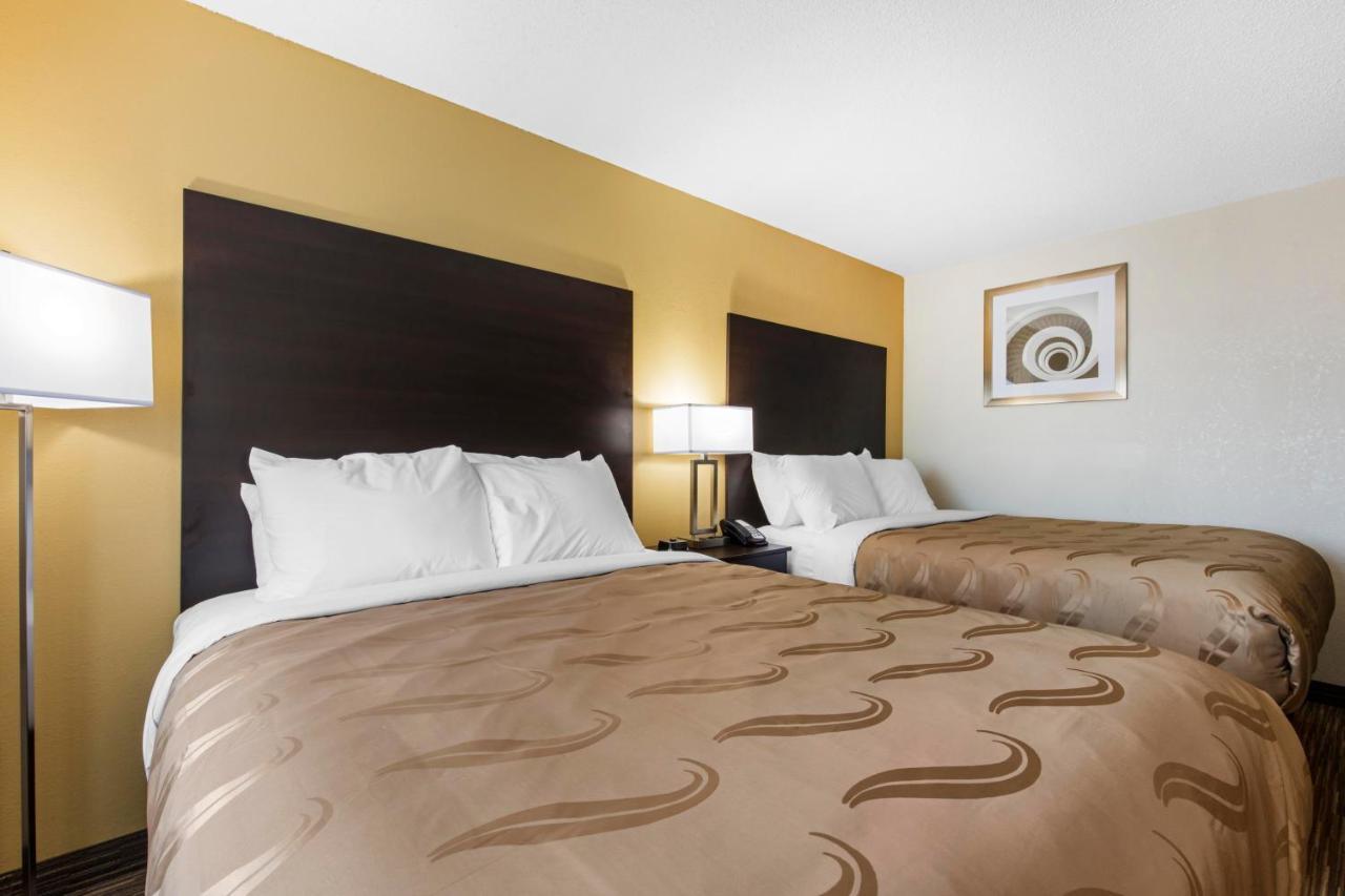 Quality Inn & Suites Metropolis I-24 Exterior photo