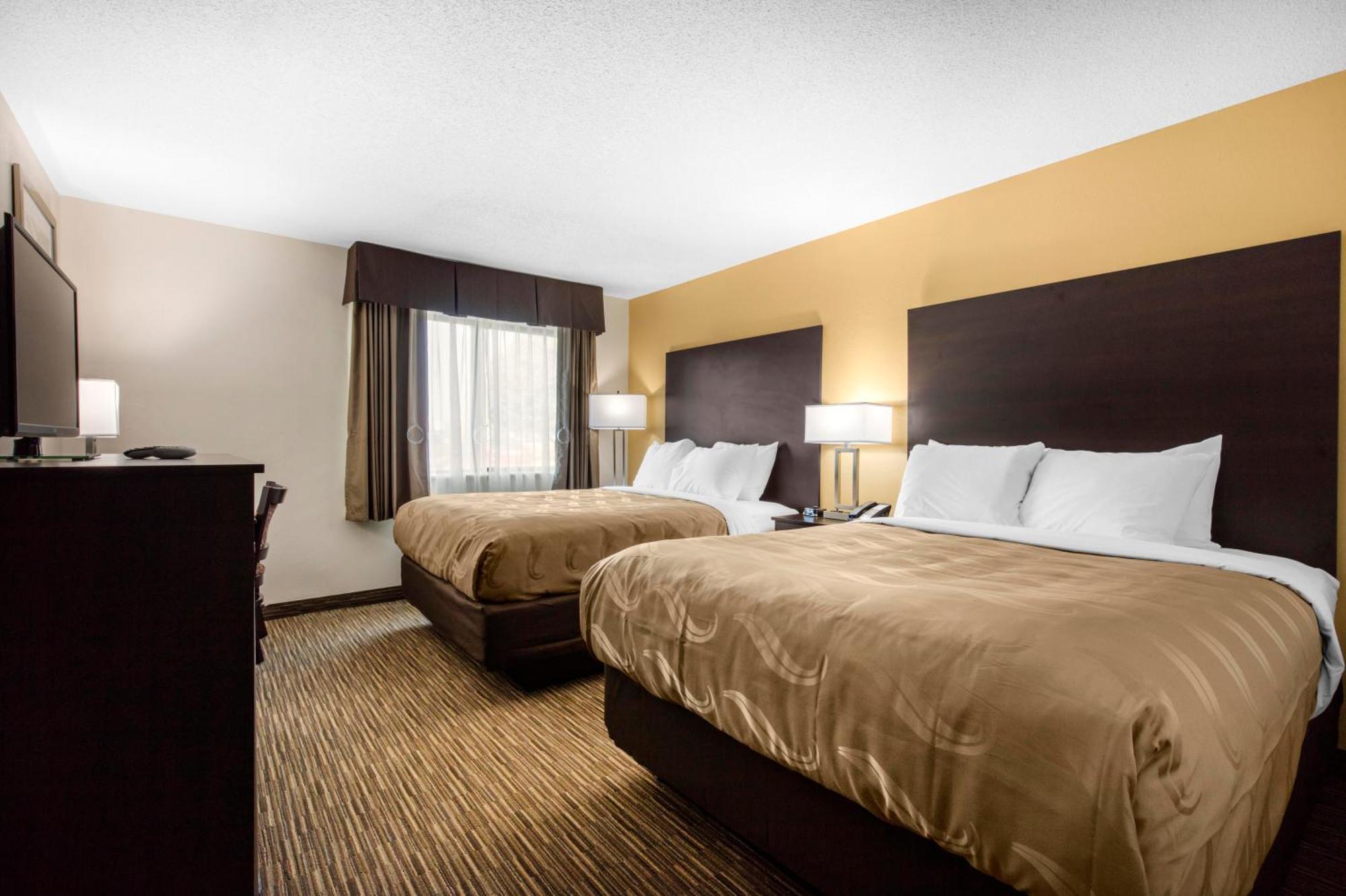 Quality Inn & Suites Metropolis I-24 Exterior photo