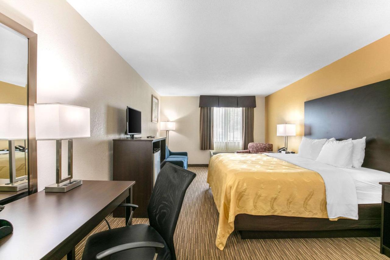 Quality Inn & Suites Metropolis I-24 Exterior photo