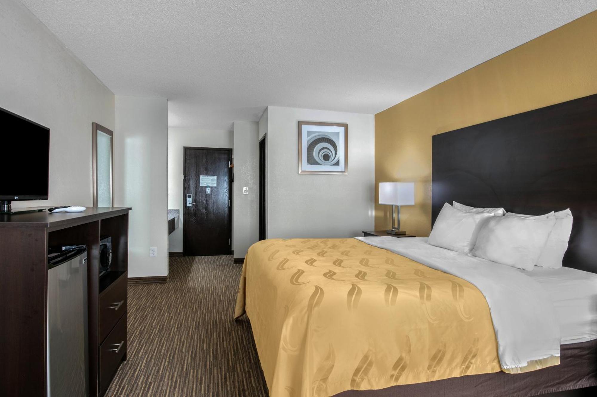 Quality Inn & Suites Metropolis I-24 Exterior photo