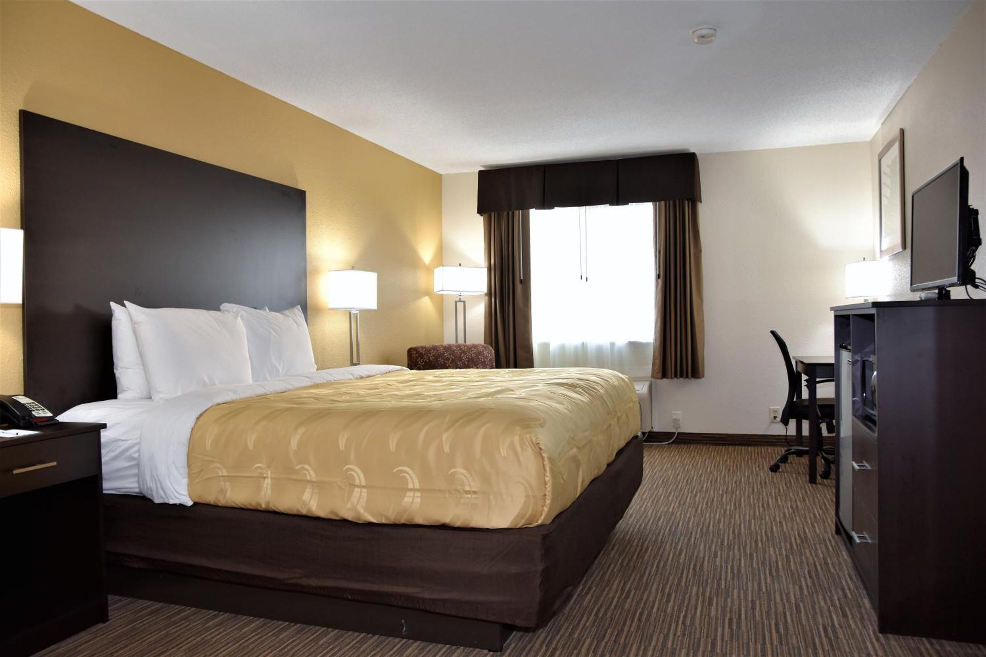 Quality Inn & Suites Metropolis I-24 Exterior photo